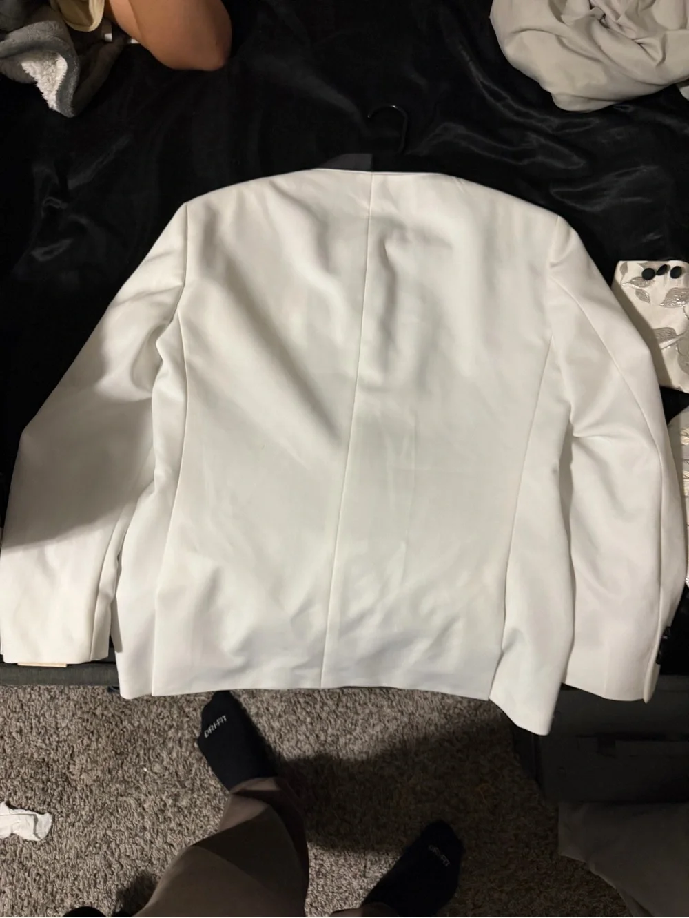 White Tuxedo Jacket with Black Shawl Collar 100$ size 40r